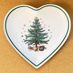 Nikko Vintage Christmastime 9.5” Heart Shaped Dish